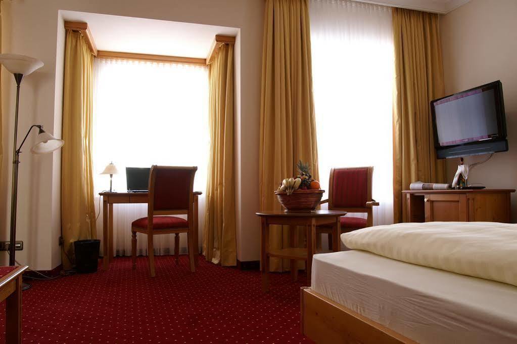 Hotel & Gaststaette Zum Erdinger Weissbraeu Мюнхен Екстер'єр фото