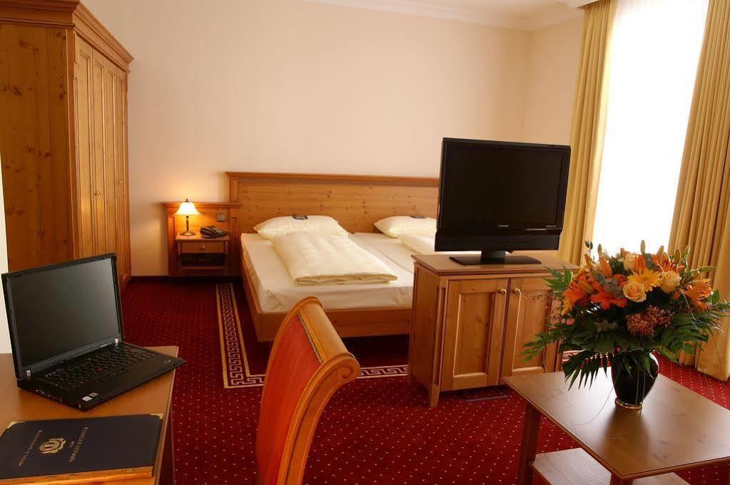 Hotel & Gaststaette Zum Erdinger Weissbraeu Мюнхен Екстер'єр фото